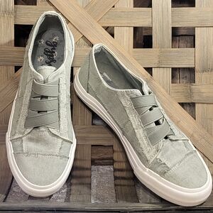 Gypsy Jazz By Very G- Mallory Canvas Slip On sneakers size 8.5